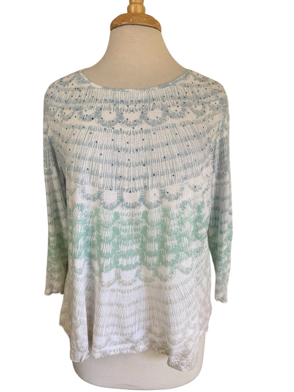 CHICOS Embellished Fan Feather Print Tee Size Large (2) Womens White Green Tan
